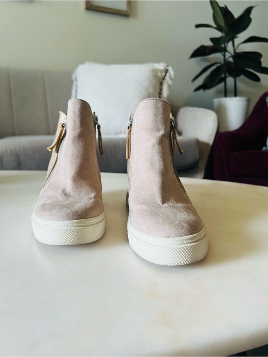 Shoes - Women’s Suede Slip-On Sneaker Boot in Light Pink
